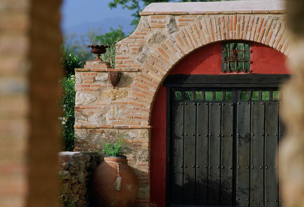 La Casona De Valfrio- Adults Only Guest House Collado  Екстериор снимка