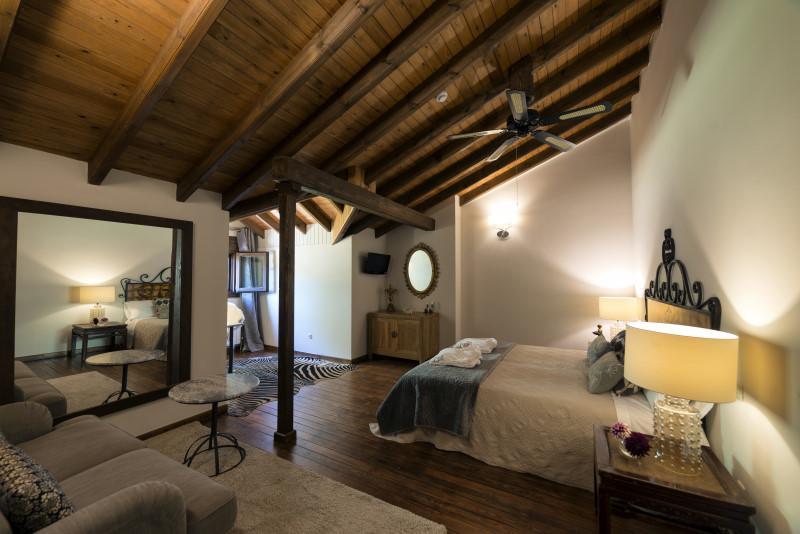 La Casona De Valfrio- Adults Only Guest House Collado  Екстериор снимка